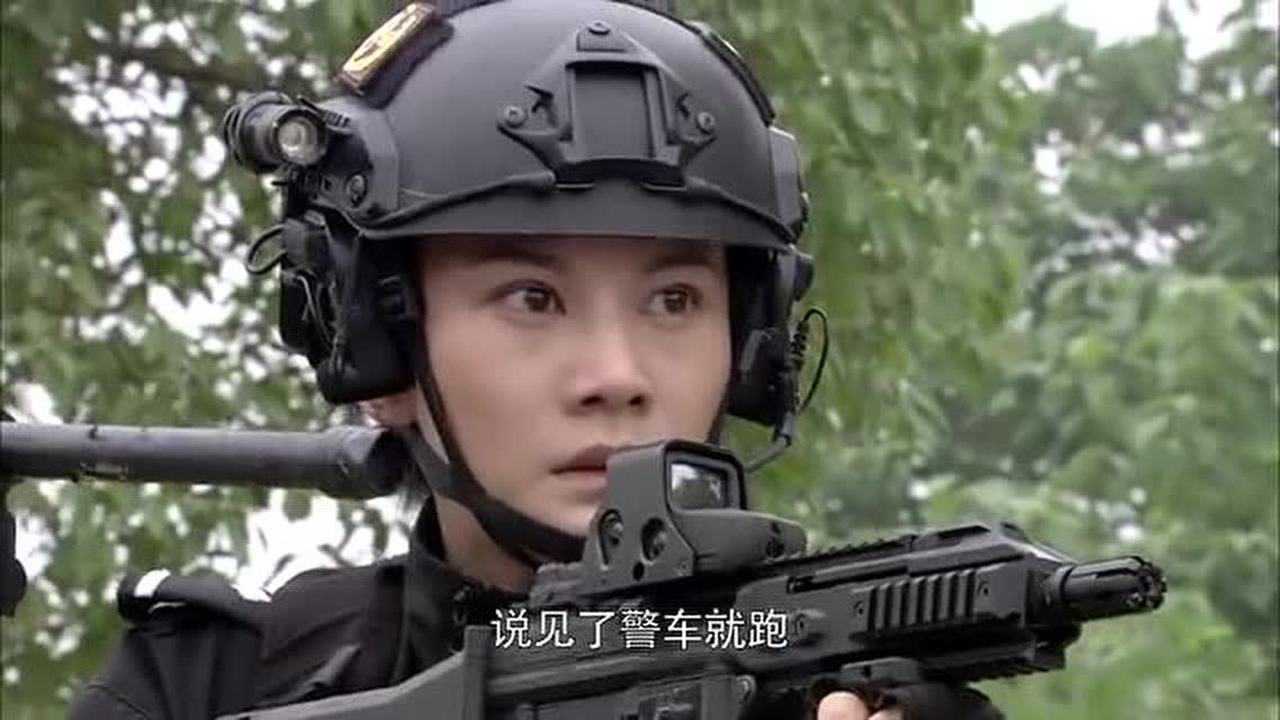 特警們狂追可疑三輪車,上演了電視劇版