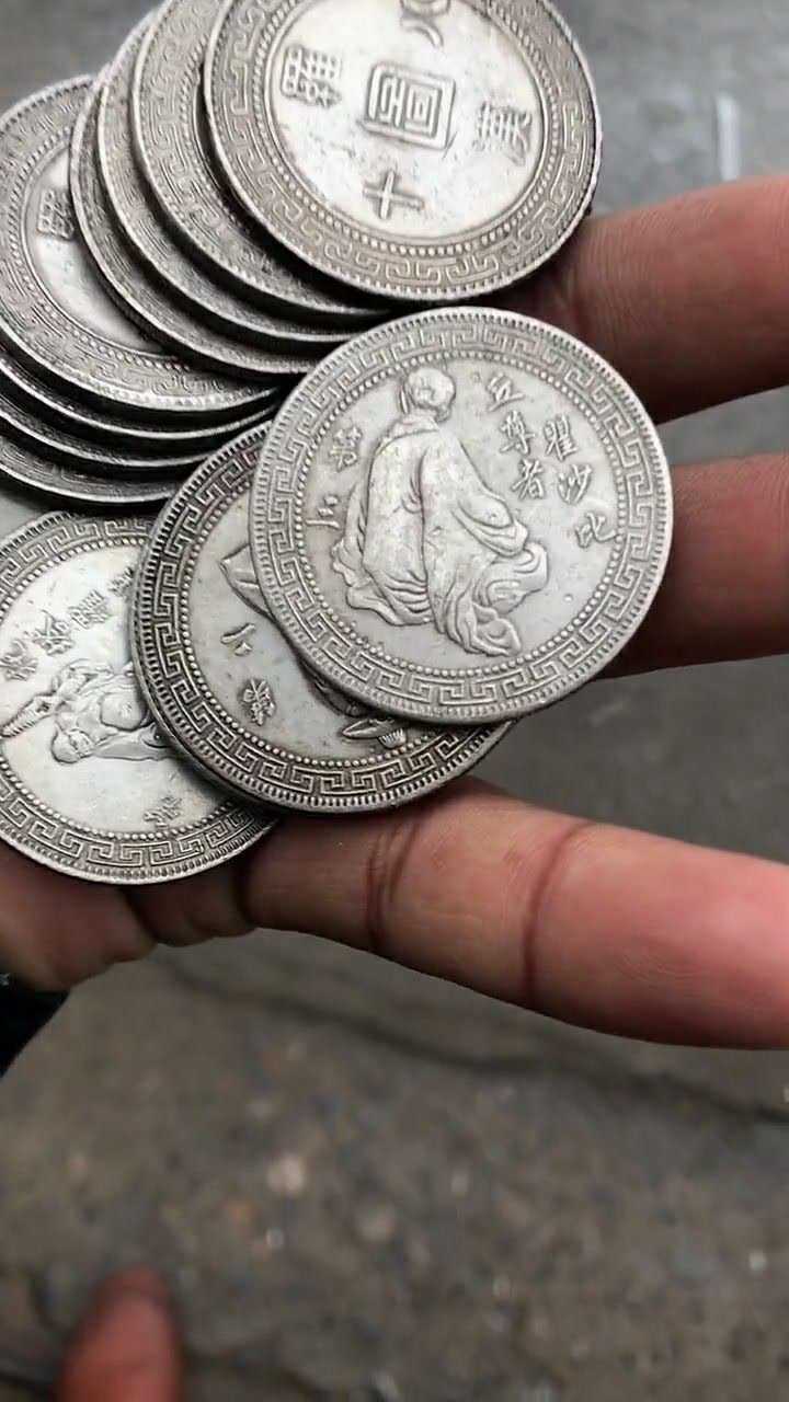 一整套十八罗汉的银币,一整套非常的漂亮!