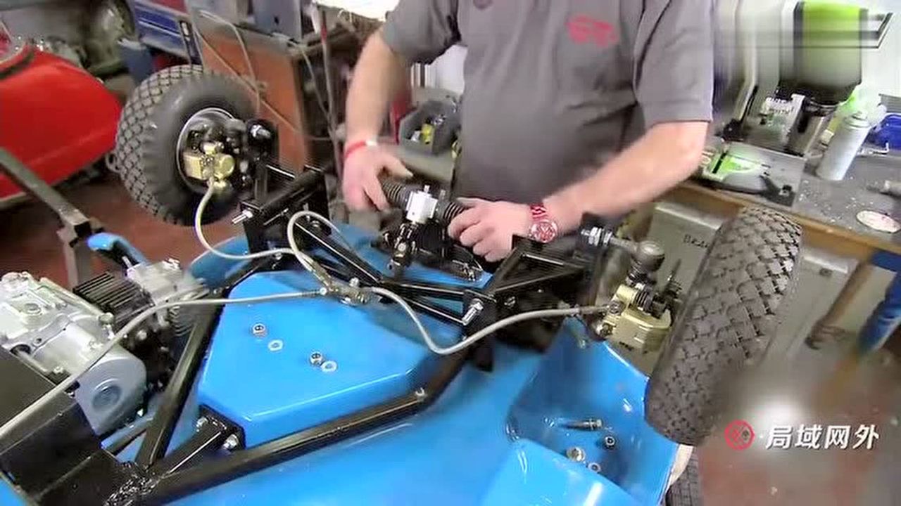 世界最小汽车制造过程,看着像是在造玩具!