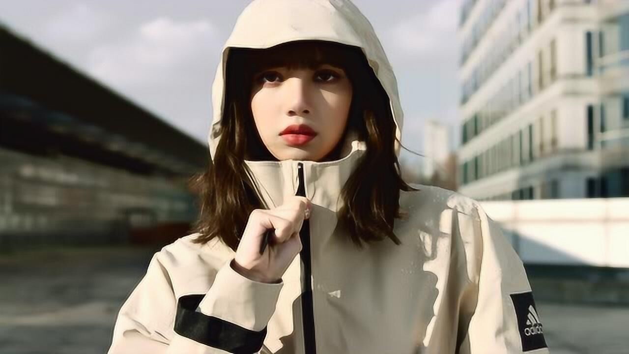 快速get lisa同款的时间到了!