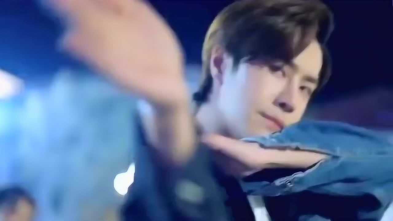 王一博这个甩头发的瞬间,简直太上头了!