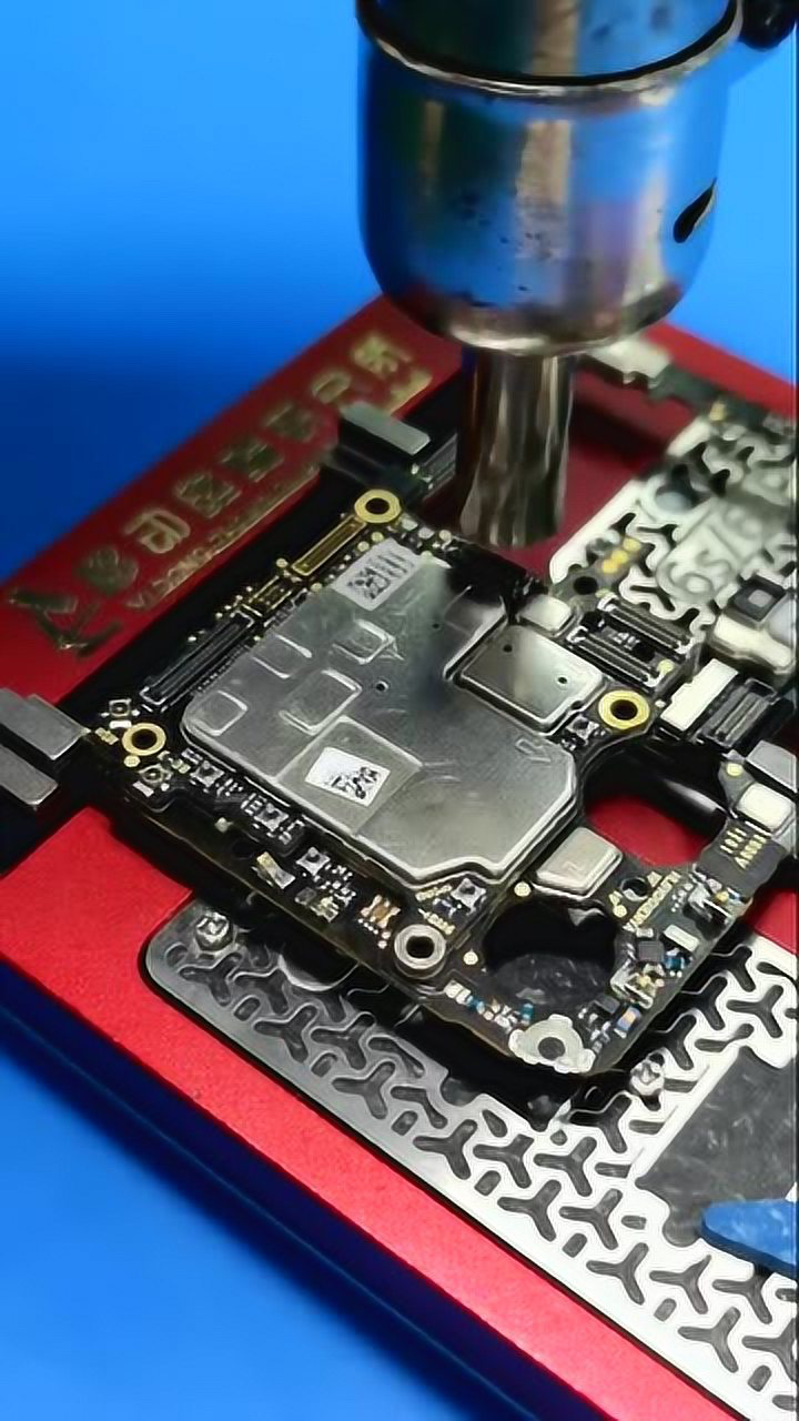 p30pro双层结构主板,采用无铅焊接,双层主板中最难分层的一款