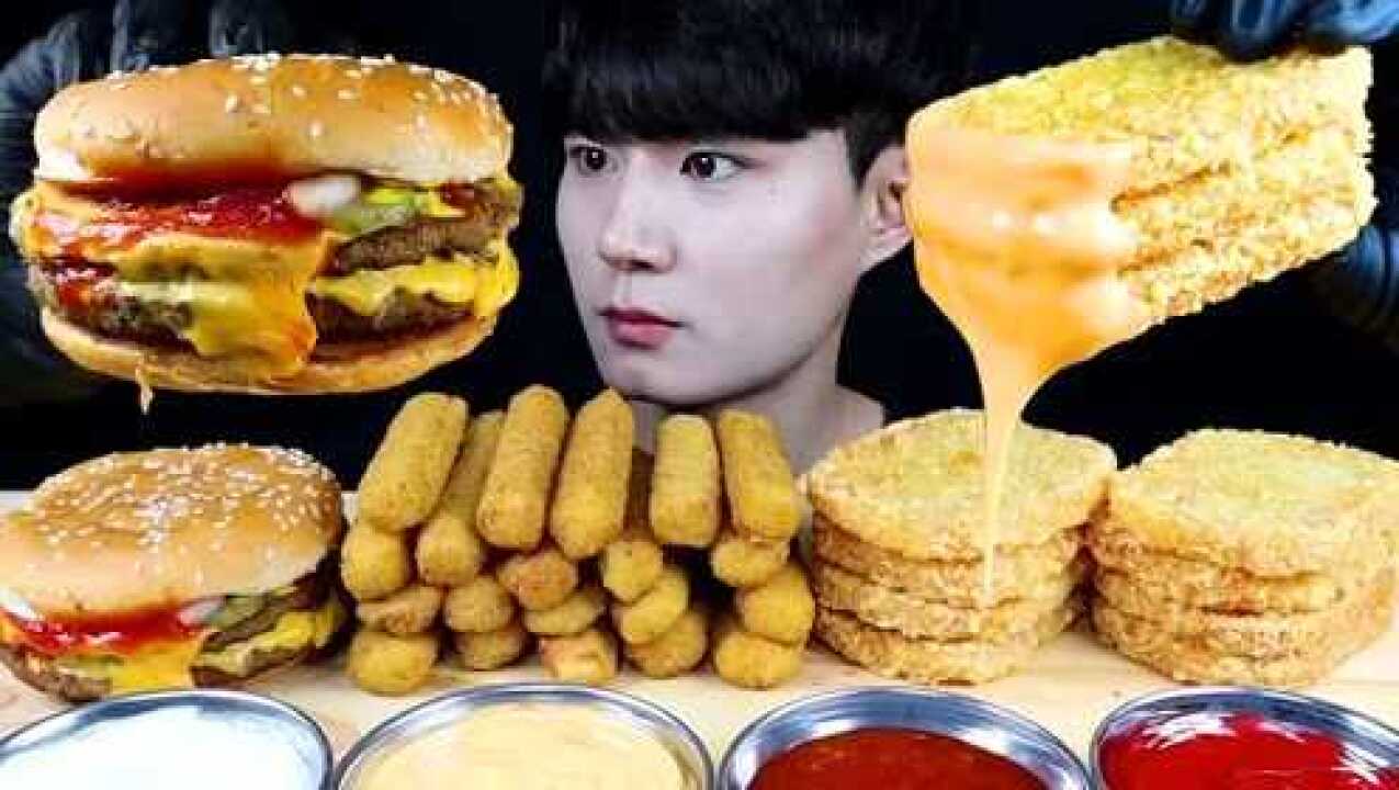 超人气韩国美食主播这主播嘴巴真大