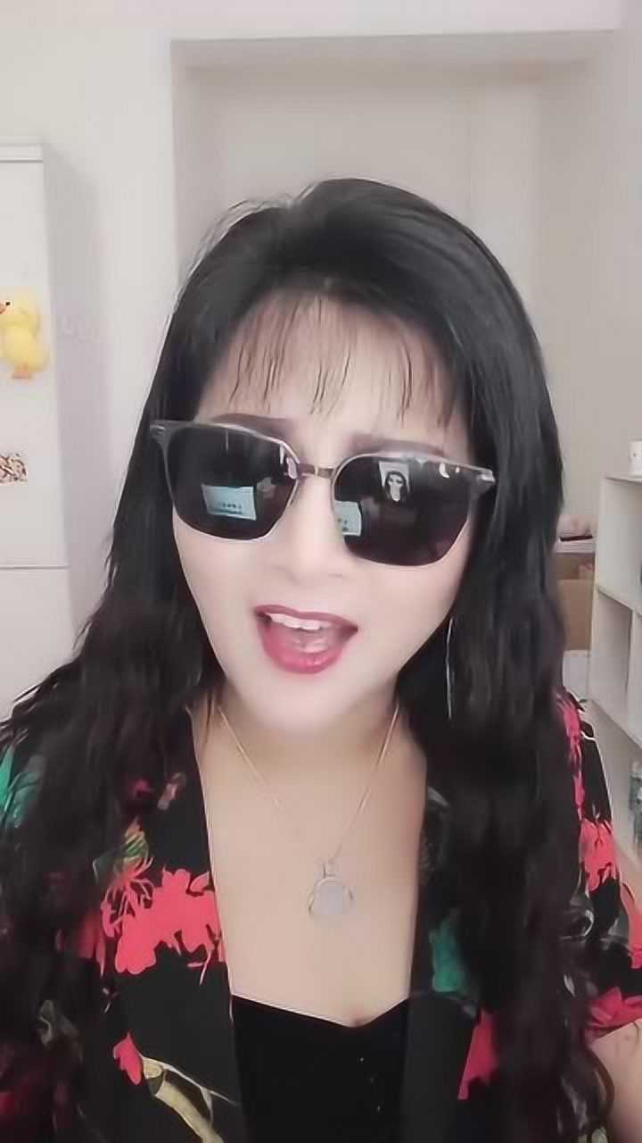 民间小调张芳献唱光棍苦光棍难把我们男人唱的好可怜