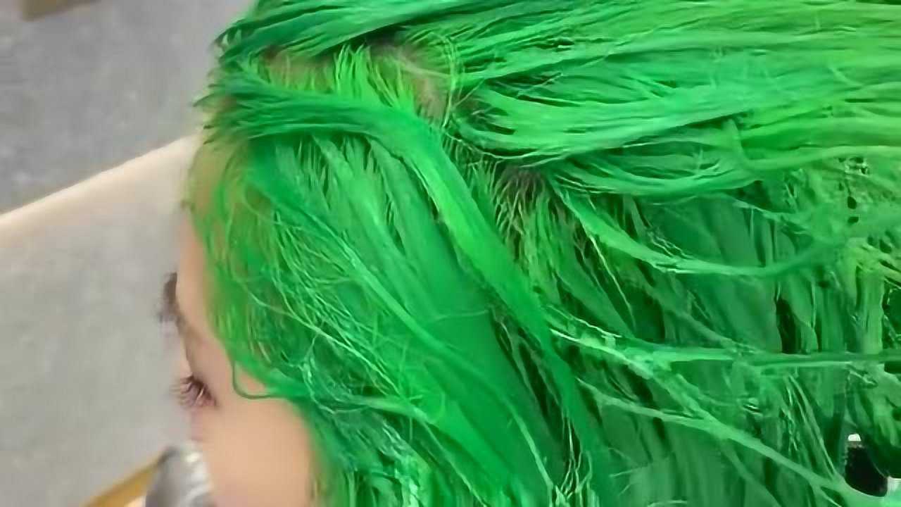 青绿色头发 浅绿色图片