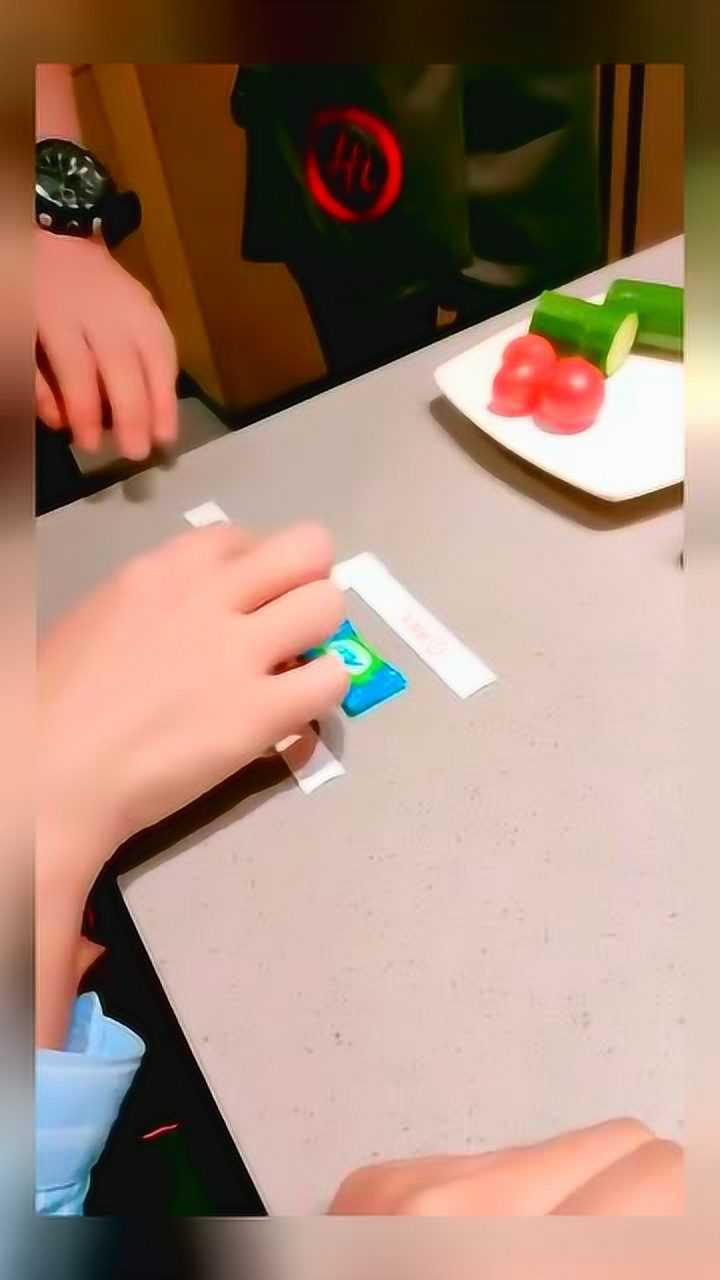 海底捞免单游戏动两根牙签把糖移出来形状不变在线等