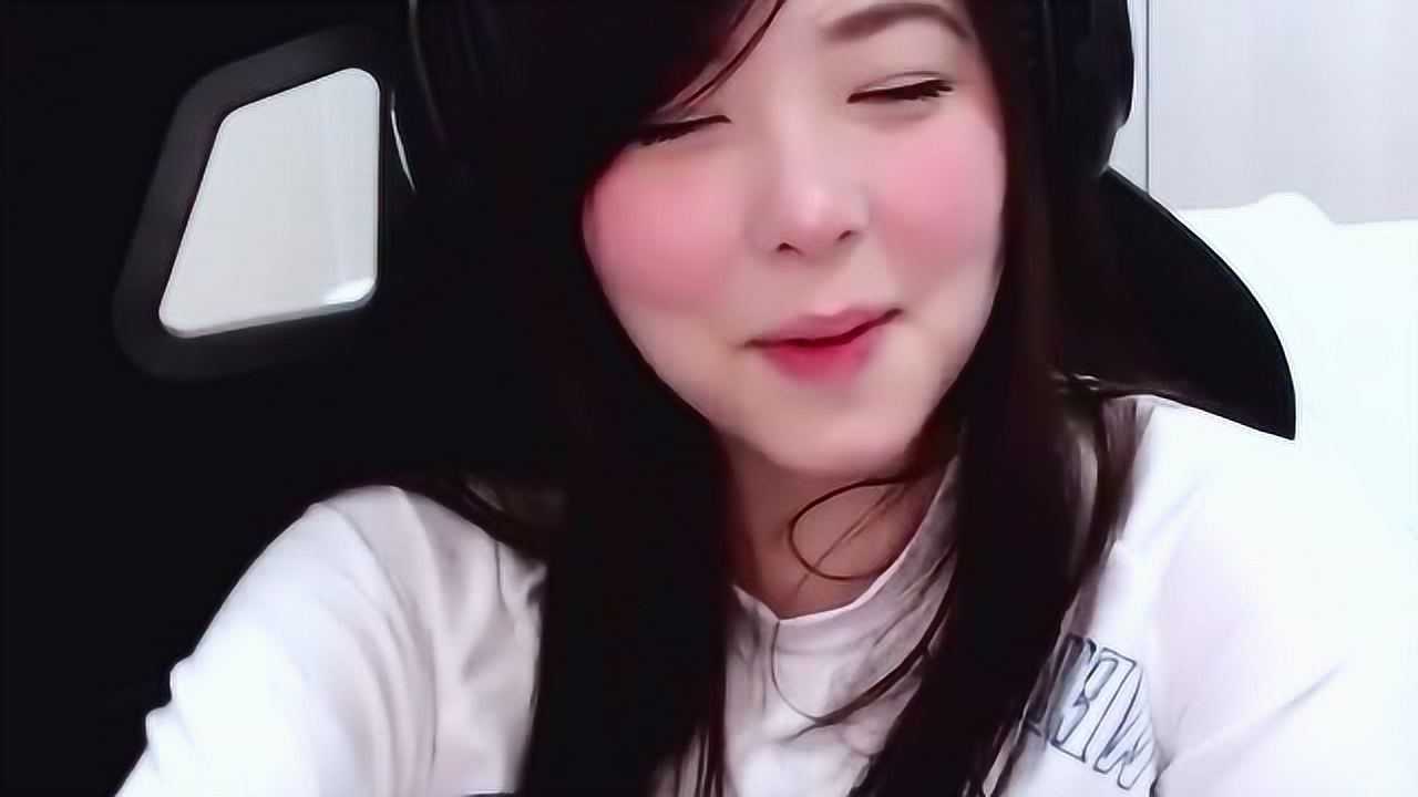 韩国女主播被水友疯狂索吻娇羞的马玉米看着也太可爱了吧
