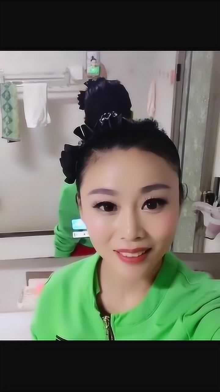 真是岁月不饶人呀这样的形象感觉草帽姐有多大了