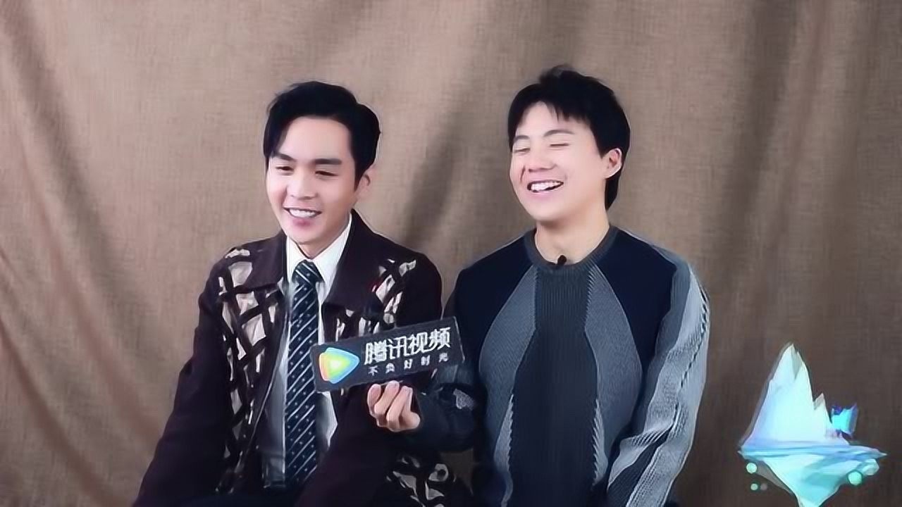 记者问到张若昀和郭麒麟的关系如何,看他俩怎么回答的?