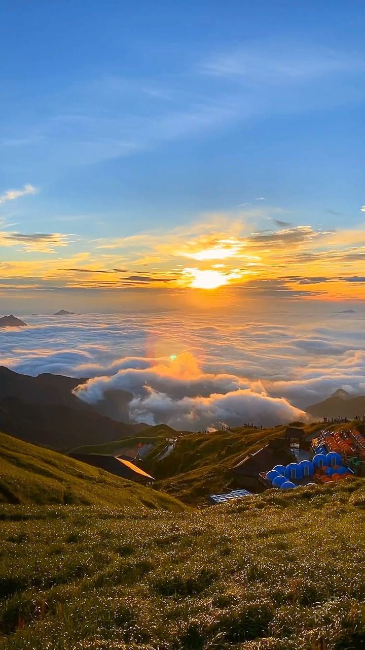 凌晨四点起床,在武功山金顶看到真的美的日出云海,一切都值了!