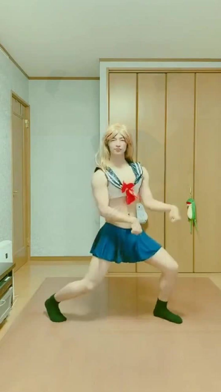 猛男撒娇水手服