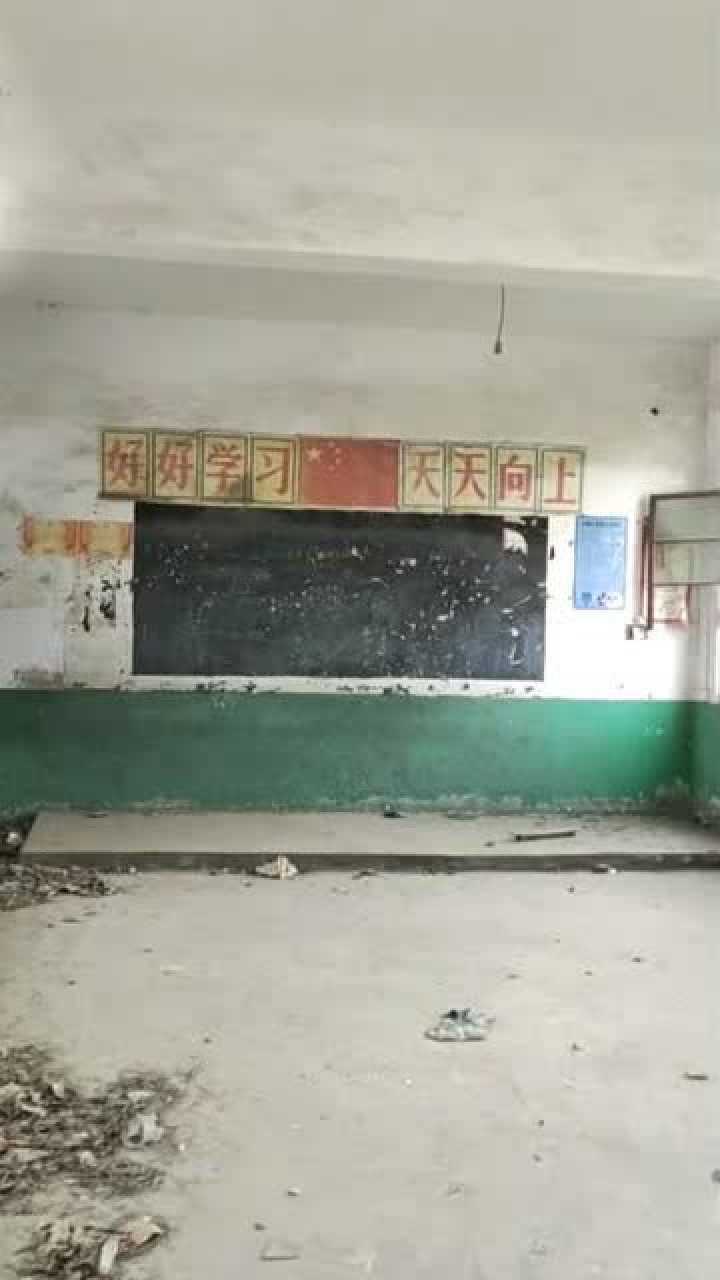 90年代的学校模样走近教室那一刻仿佛回到了二十年前