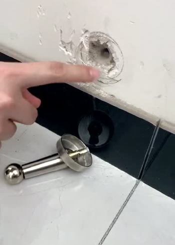 小伙自制挡门神器安装很简单简直太实用了