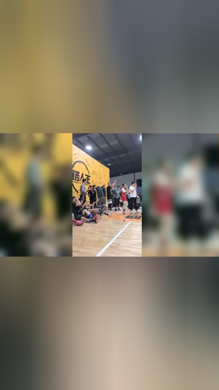 路人王军哥梦幻脚步连续晃飞对手燃爆现场数数一共晃了几次