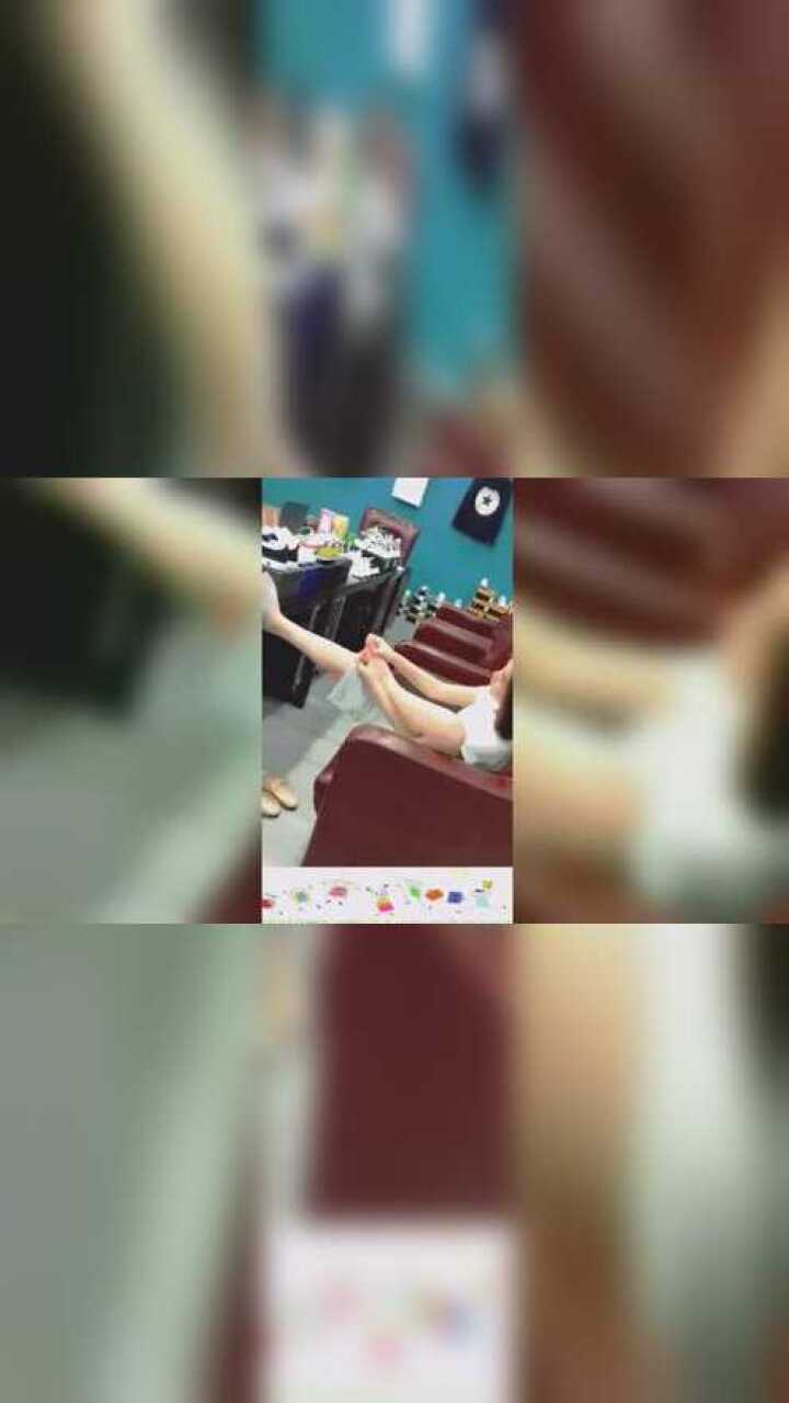 原来美女也爱抠脚女神的形象瞬间崩塌了