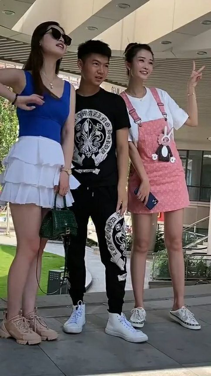 车展老板的儿子达到了人生巅峰