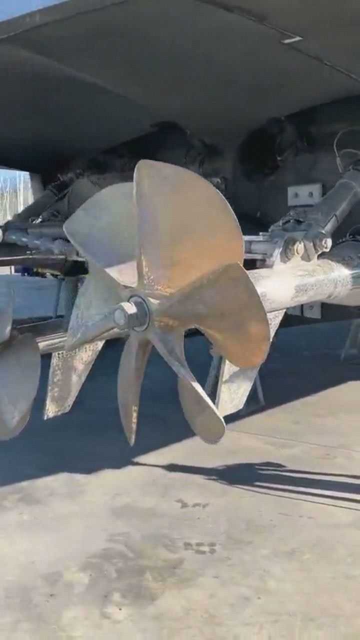 豪华游艇螺旋桨有钱人的专属贵有贵的道理