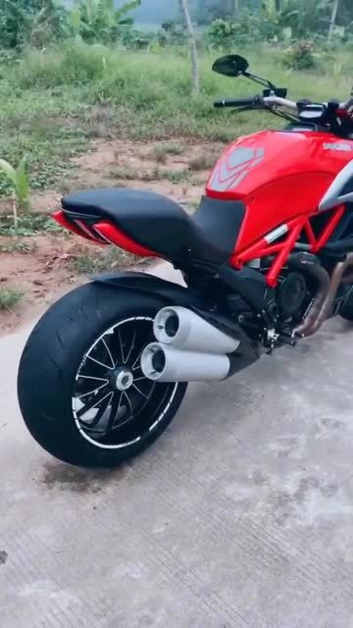 杜卡迪摩托车户外展示,声浪完美