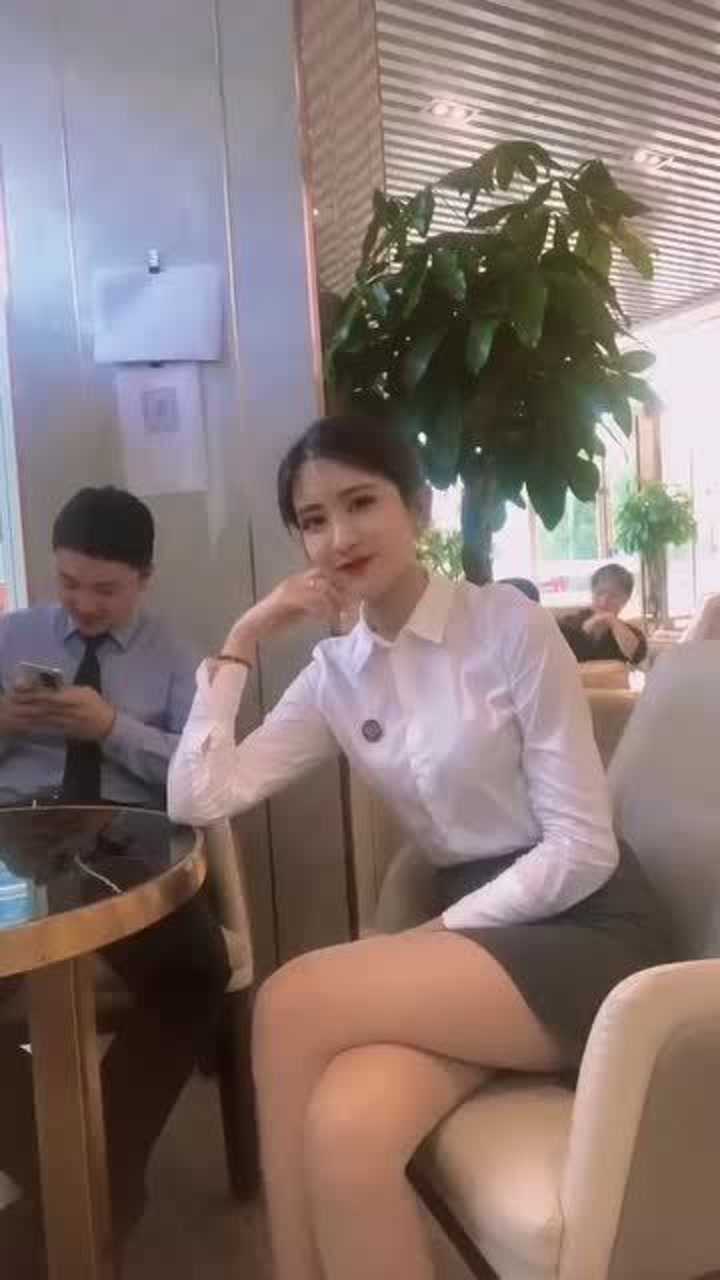 公司里新来的房产销售,一年卖出80多套房子,小姐姐是怎么做到的!