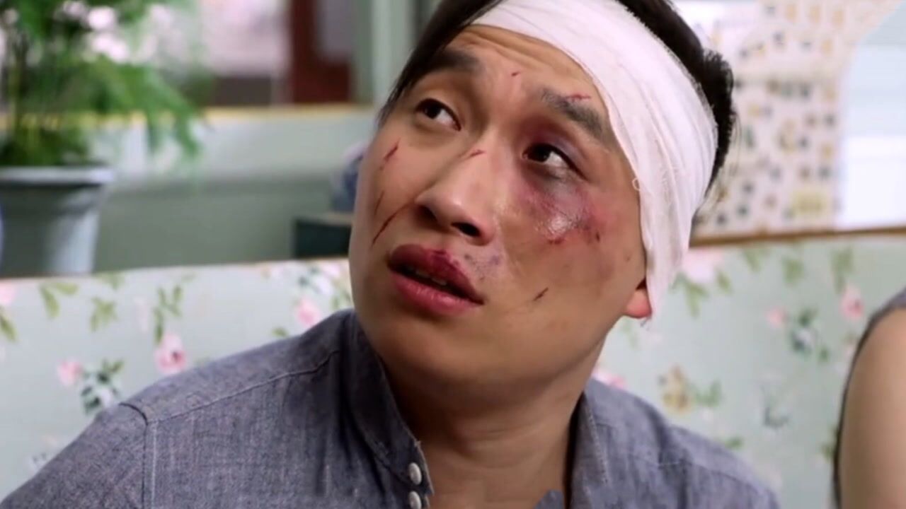 妹妹被打的鼻青脸肿,哥哥去找妹夫算账,谁知妹夫伤的更严重