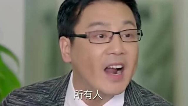 老板要减薪,公司元老被同事们怂恿着当炮灰,结果被老板辞退了!