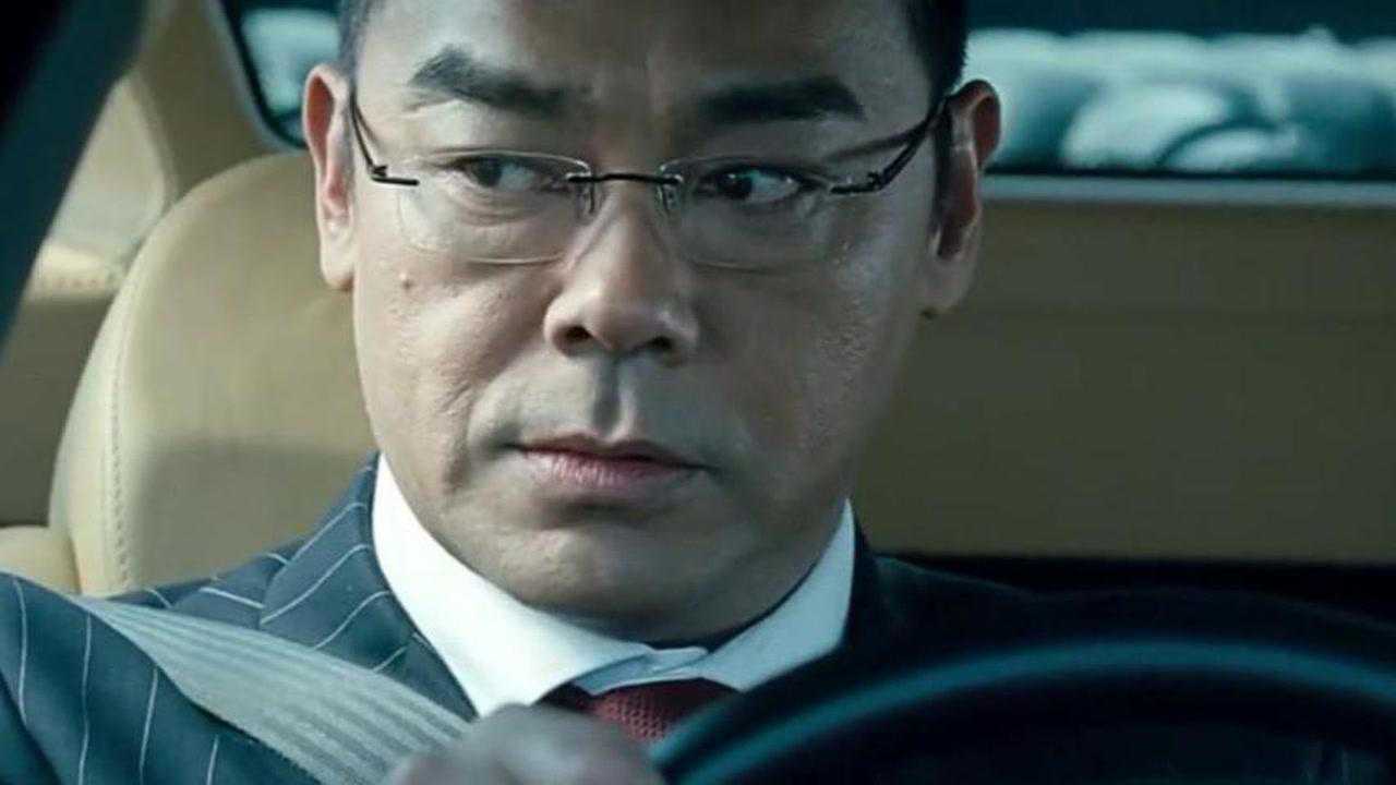 窃听风云2:为了甩掉车,刘青云也是拼了,开始逆向行驶了