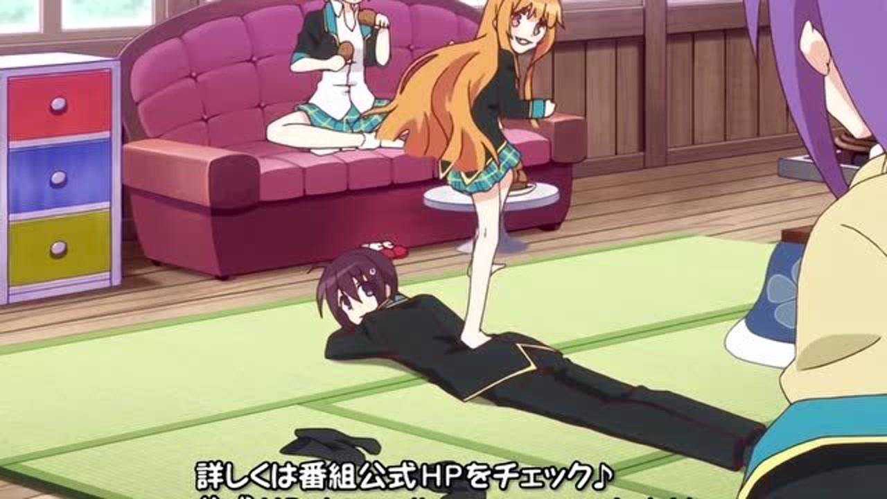 动漫:娇小美女踩在男主身上给他按摩,谁知动作过猛让男主惨叫起来!