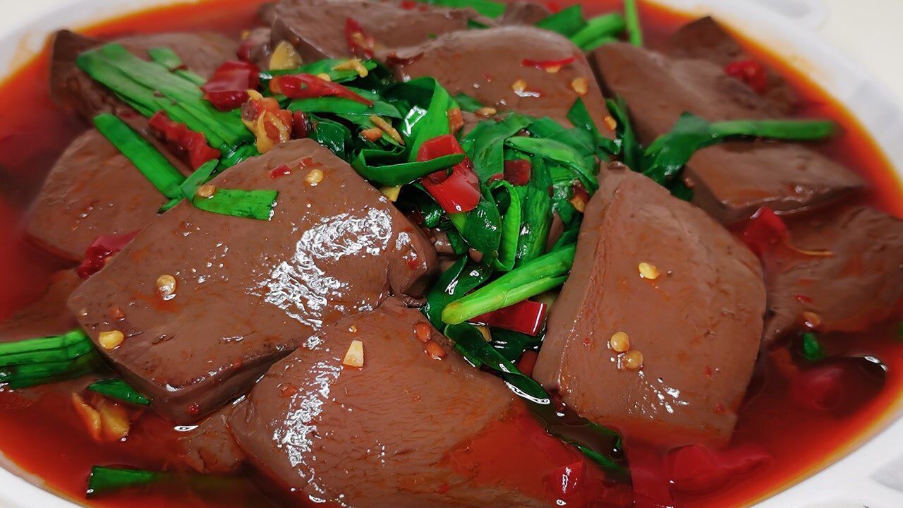 酸辣猪血怎么做才q弹嫩滑?炒前做足一件事,就和饭店做的一样好吃