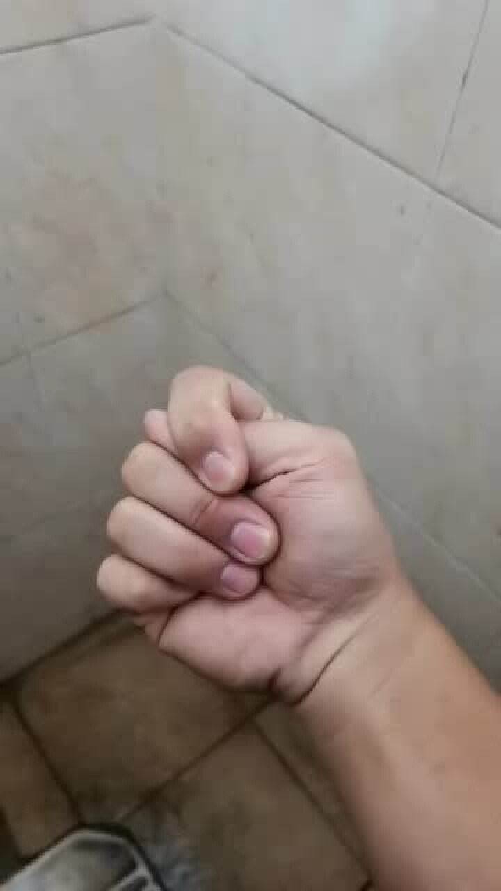 求救手势,记住了哈