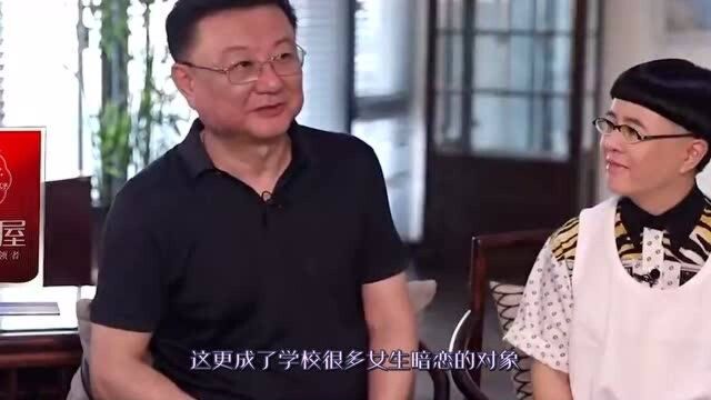 央视主持王宁和刘纯燕:校园开始的爱情,32年婚姻,一生只恋一个人!