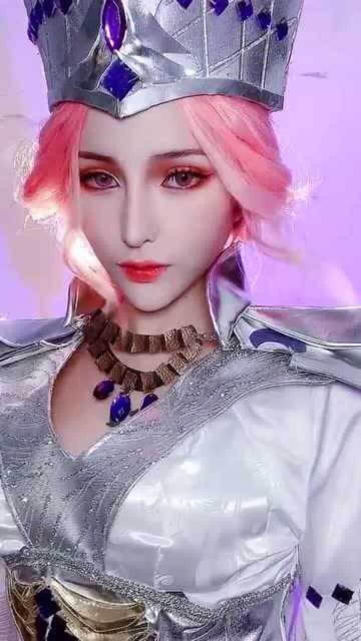 小姐姐cos比比东这也太像了吧