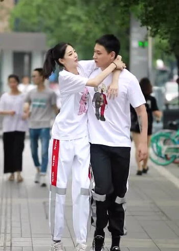 男朋友能公主抱,抱起来你么?展现男友力的时刻到了