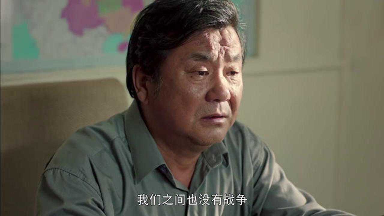 北方大地:王中天好心救助吴厂长脱困,齐聚医院庆祝汪霞生孩子