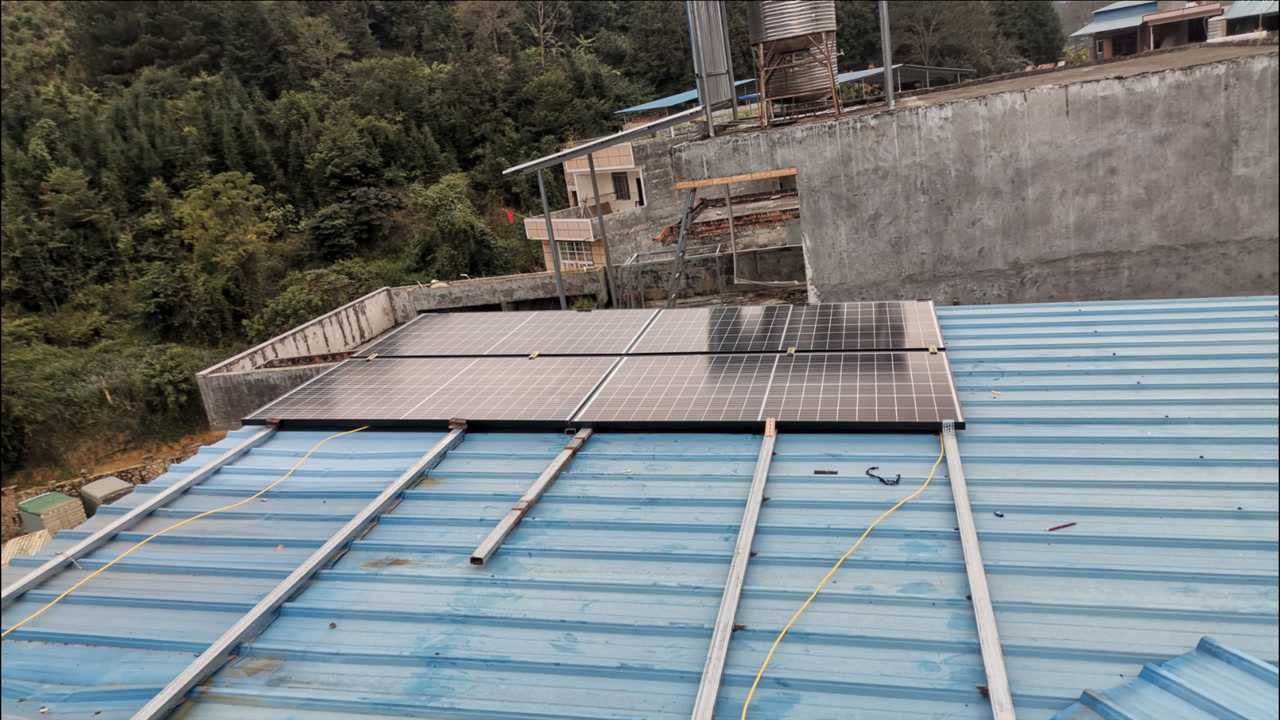 有光就有电,1.6kw屋顶电站之光伏板安装