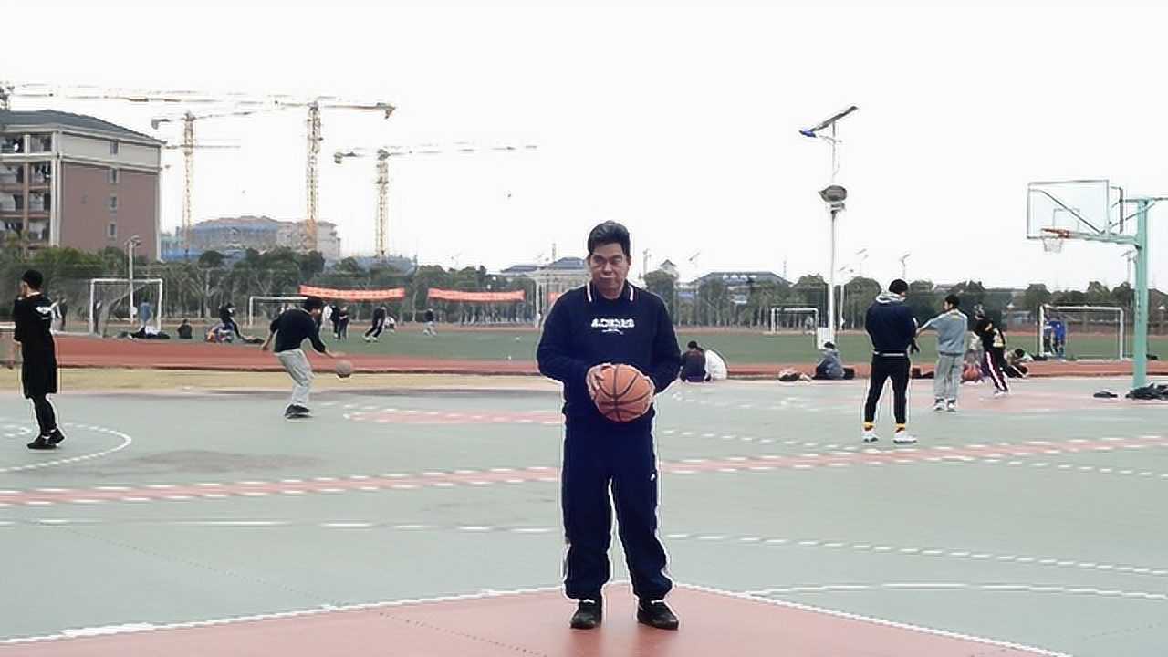 校长体育贡献奖:上海中侨职业技术大学校长陈晓斌