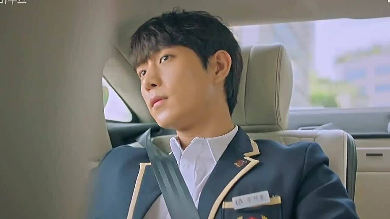 顶楼26喜欢一个人眼神是藏不住的只是女儿不会也上