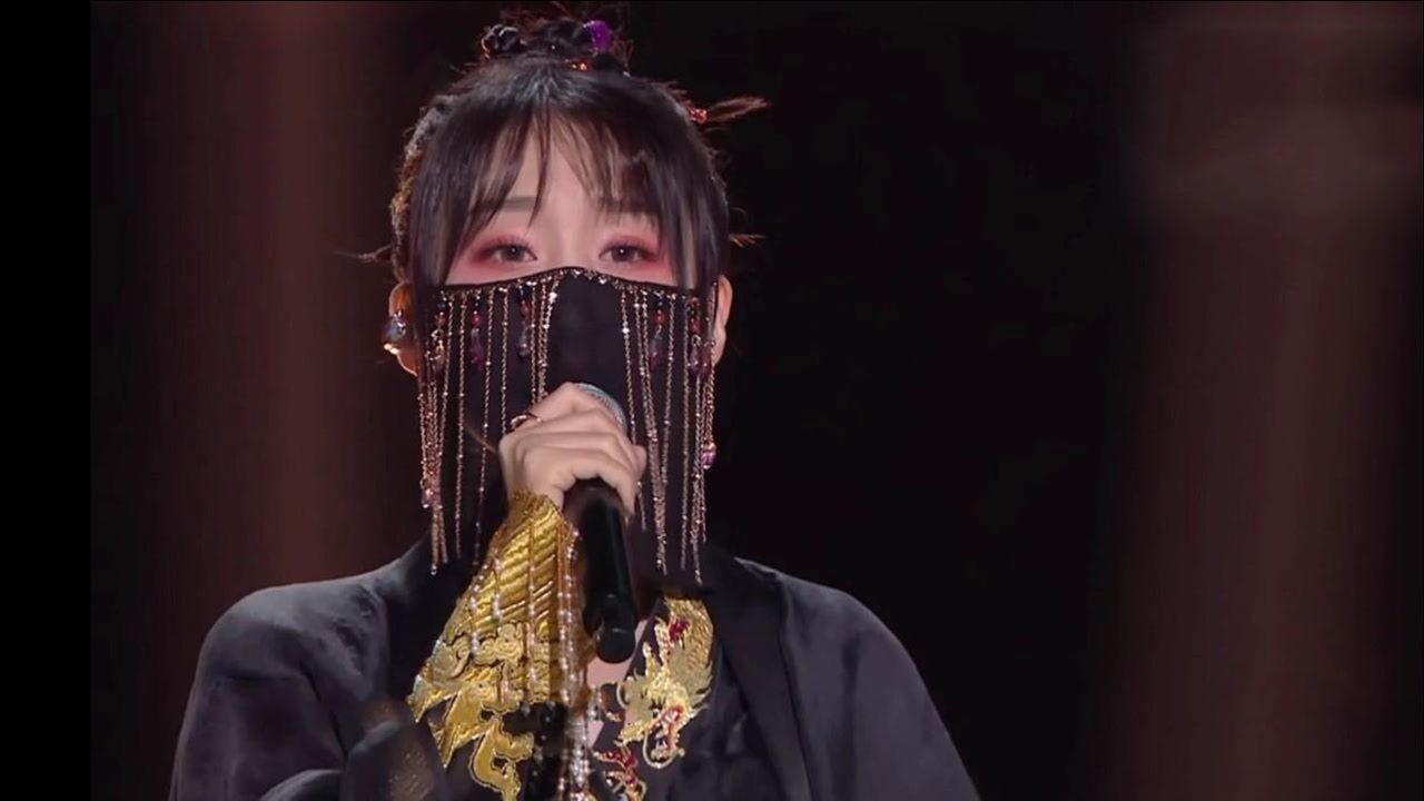 她才是《关山酒》的原唱,等什么君现身跨年晚会,开口惊艳全场