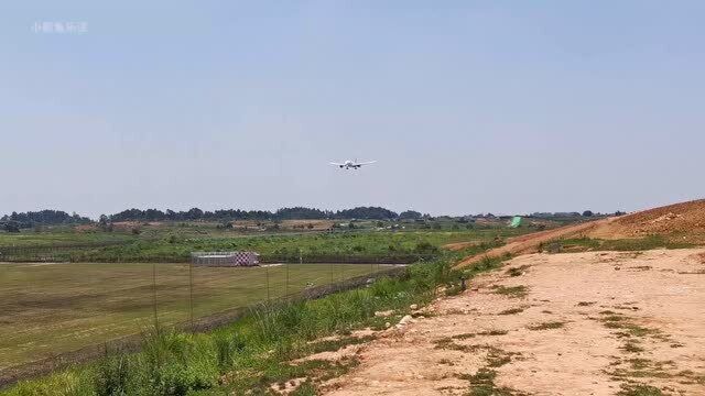 吉祥航空梦想客机,波音787降落成都双流机场,真漂亮了