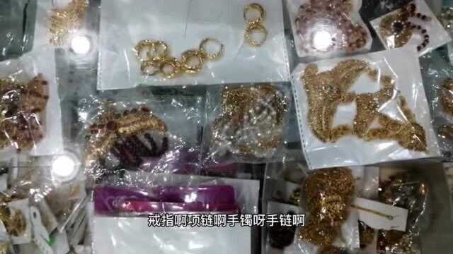 巴基斯坦有中国义务小商品店?小伙巴铁实拍,这难道不是在中国?