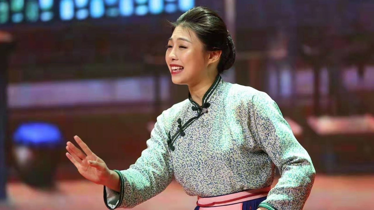 沪剧金绣娘一绣出春光无限好演唱朱麟飞陆敏陈丹妮