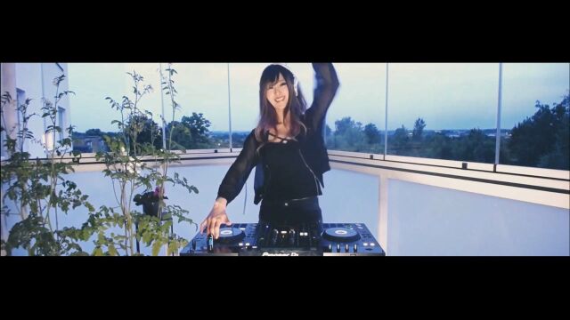 电音节(电子音乐)云蹦迪之  Rinaly