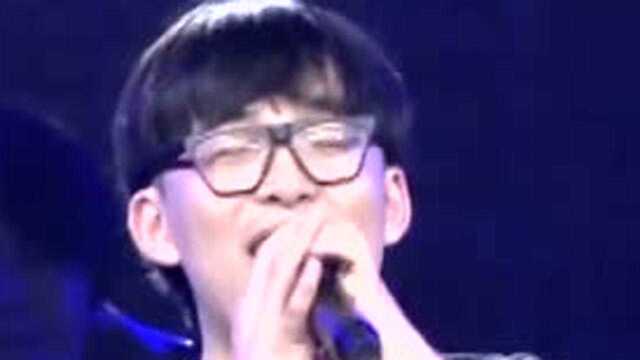 黑龙江乐队演唱《那就这样吧》,翻唱经典,大男孩唱出爱情无奈心酸