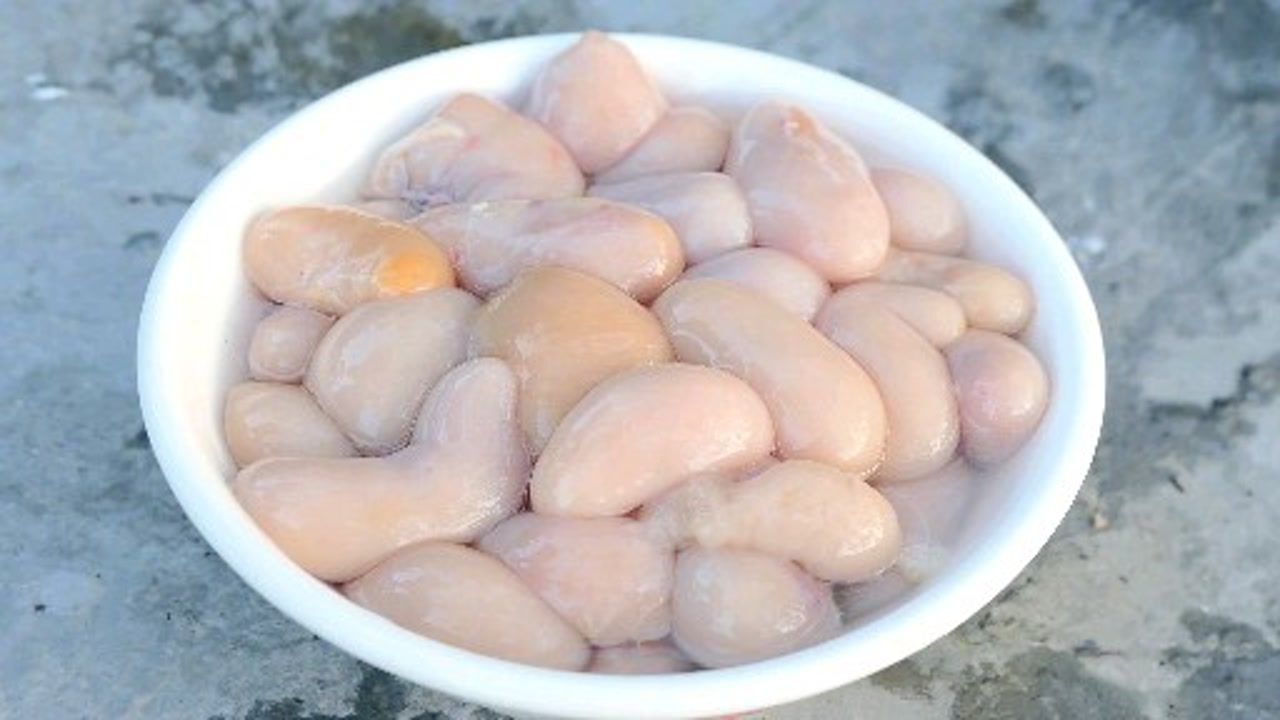 碳烤公鸡蛋,吃起来酥脆香嫩,味道超级香