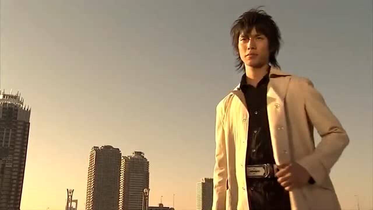 假面骑士甲斗王天道和矢车在夕阳下战斗场面挺美的