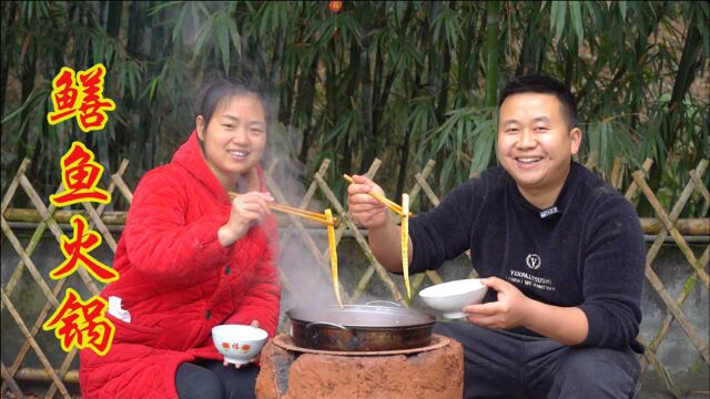 炊二锅抓了几天的鳝鱼,终于下锅了,做“鳝鱼火锅”又麻又辣