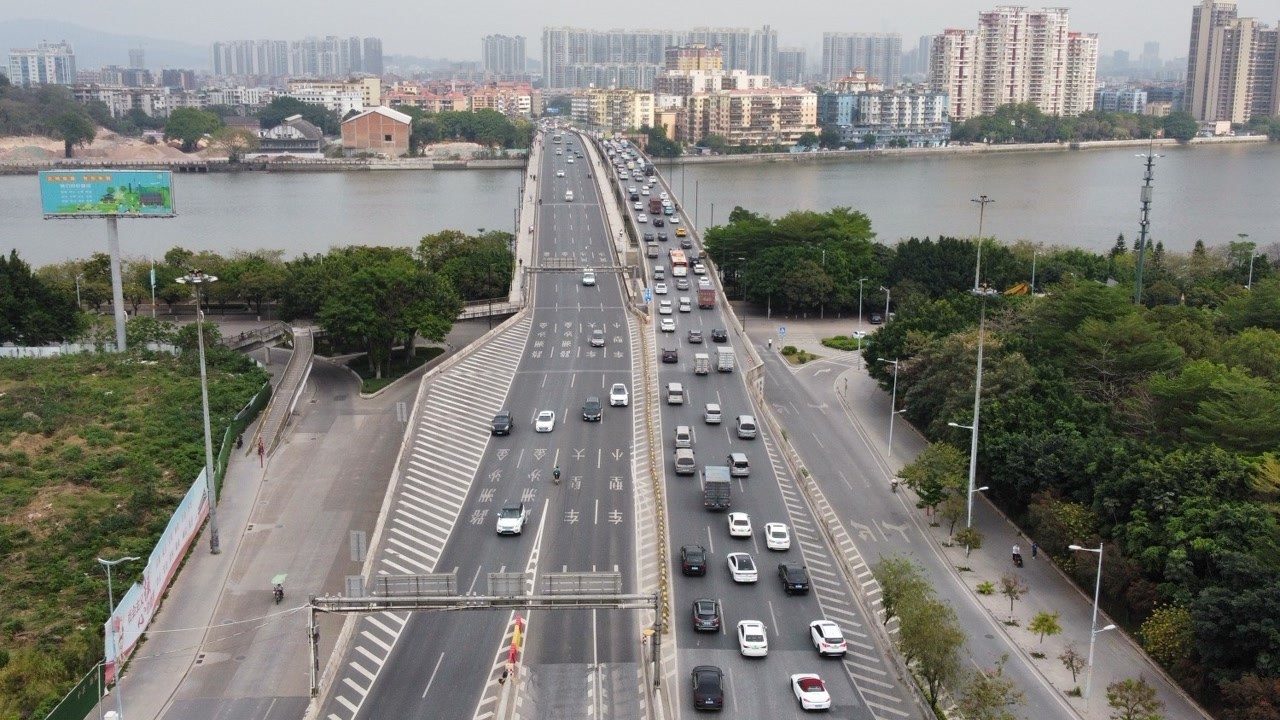 今天下午4点38分,广州金沙洲大桥