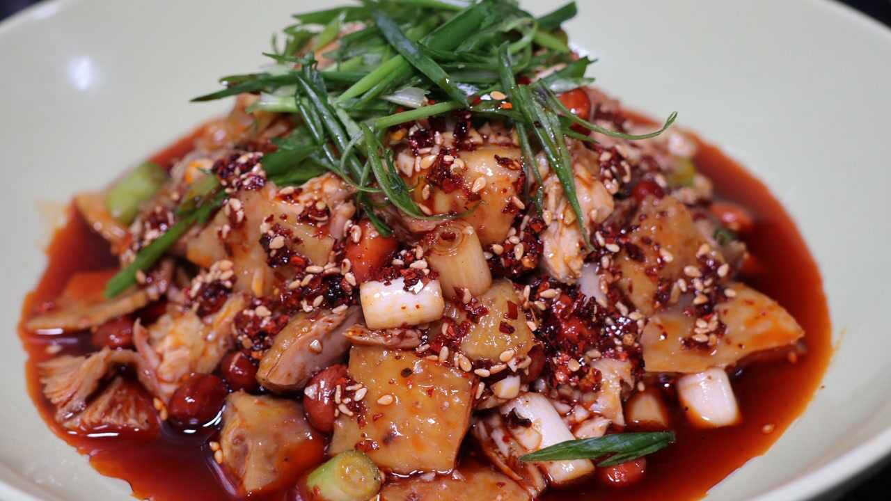 四川特色麻辣凉拌鸡,川菜师傅教你凉拌鸡的正确做法,正宗四川味道
