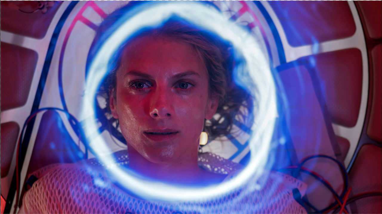 中字氧气危机预告片梅拉尼罗兰主演的惊悚科幻片