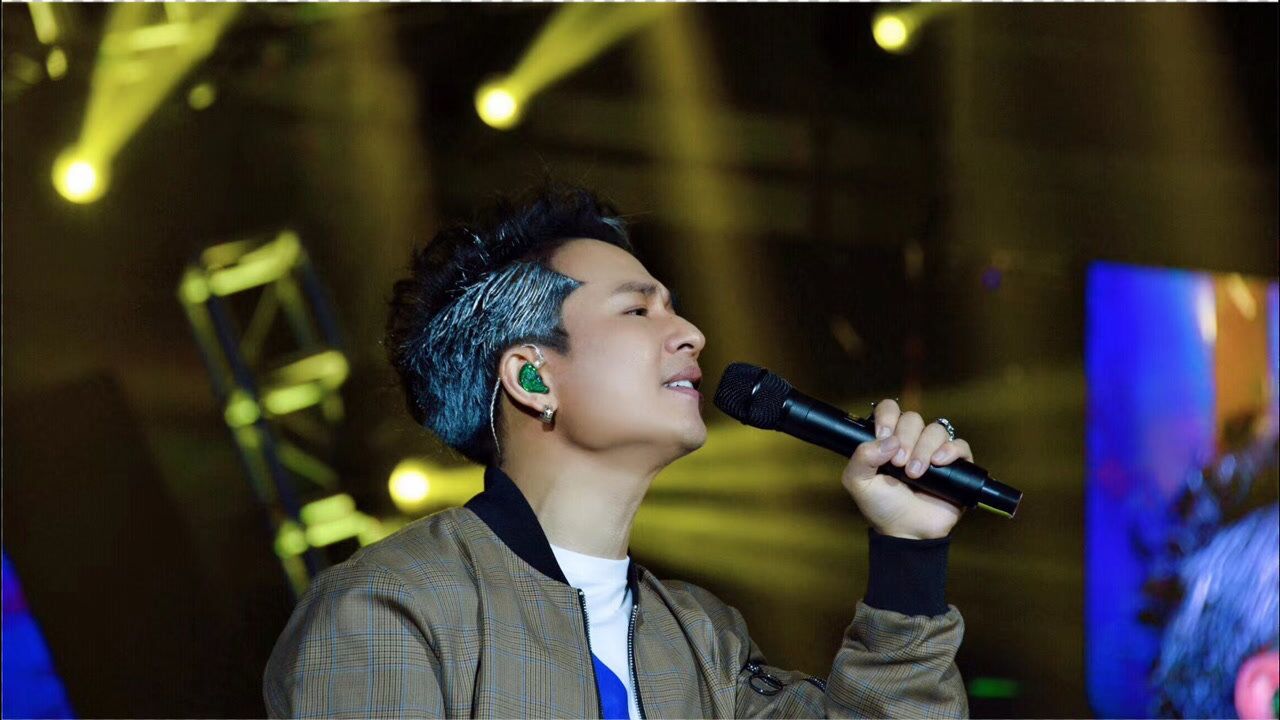 欢子- 心痛2009 - 伤感的情歌,伤感的歌词,听哭了多少人?_腾讯视频