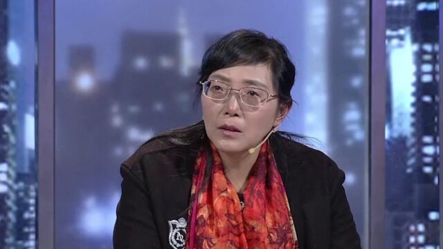 金牌调解:母亲一上台,对儿子破口大骂,他就是一个“强盗”